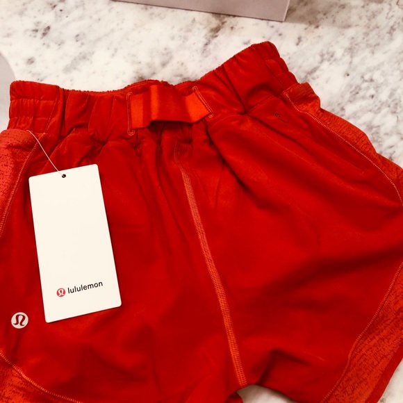 Lululemon hotty hots in carnation red - Picture 4 of 4